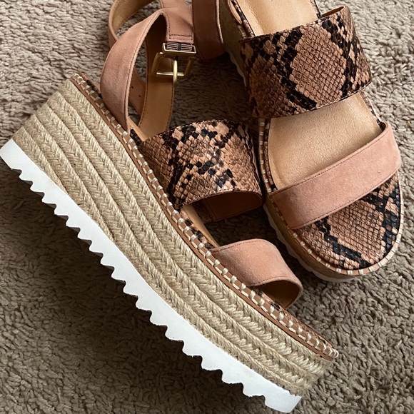 crown vintage platform sandals